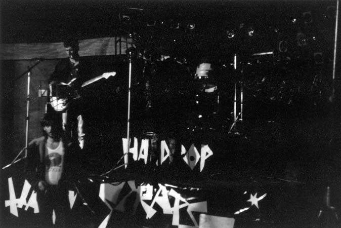 0098Happy Straps 9.11.85 Kuschkow Zirkuszelt 01