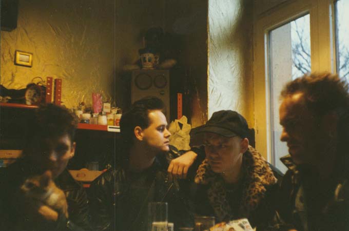 0153Invadors Bei Heini zu Haus,1987 02